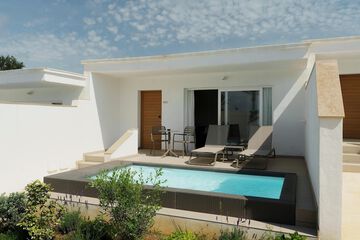Private pool