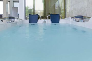 Private spa tub