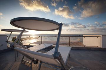 Sundeck