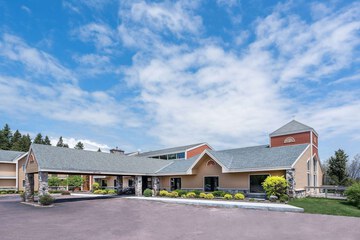 AmericInn by Wyndham Tofte Near Lake Superior