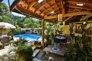 Pool waterfall