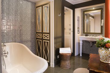 Bathroom shower