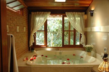 Private spa tub