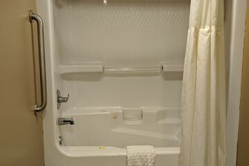 Room 10 of 27