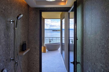 Bathroom shower