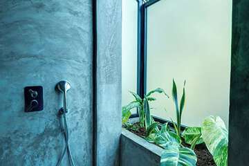 Bathroom shower