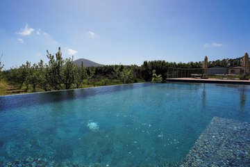 Pool waterfall
