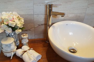 Bathroom sink