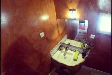 Bathroom sink