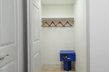 Room 32 of 47