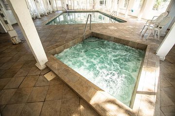 Indoor spa tub