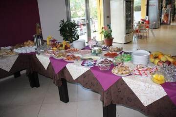 Breakfast buffet