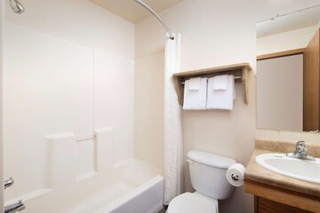 Room 7 of 16
