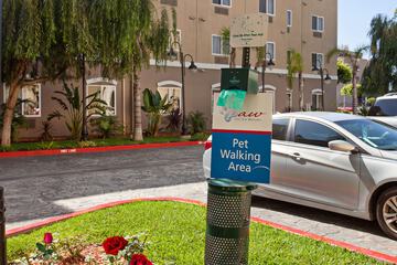 Hotel Exterior 25 of 25