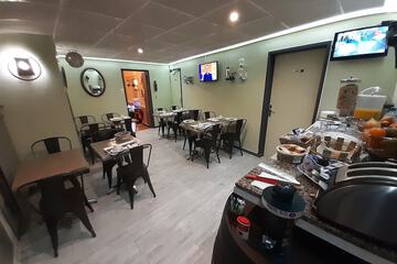 Breakfast area