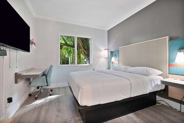 Runway Inn Miami International Airport