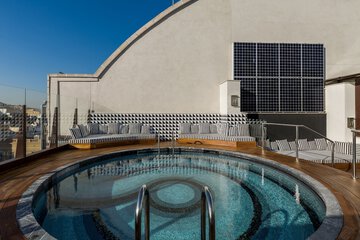 Rooftop pool