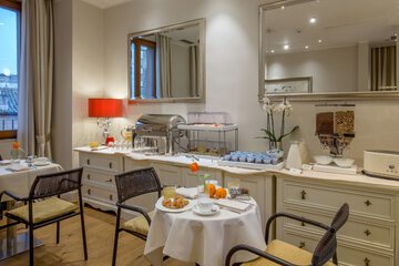 Breakfast area