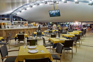Poolside bar