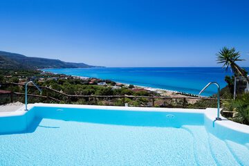 Infinity pool