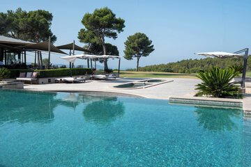 Infinity pool