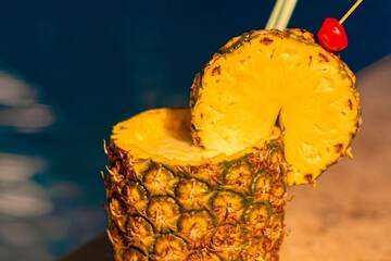 Poolside bar