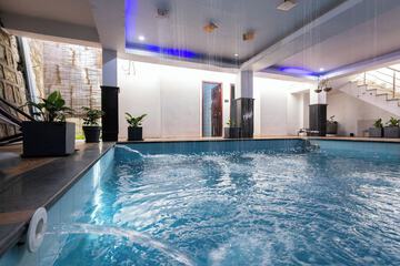 Private pool