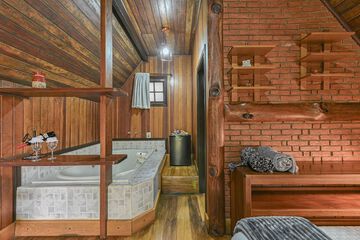 Private spa tub