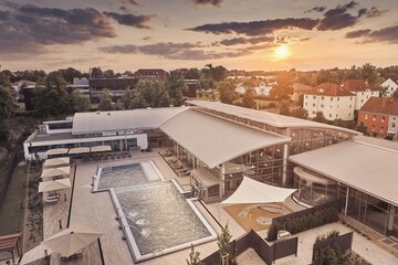 Exercise/lap pool
