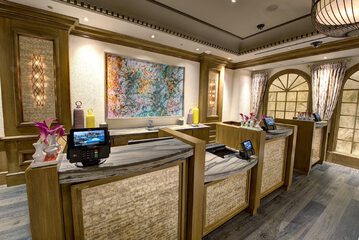 Check-in/check-out kiosk