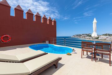 Private pool