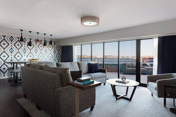 Room 42 of 95