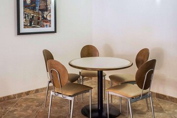 Breakfast/Coffee Service 30 of 36