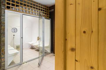 Steam room