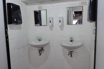 Bathroom sink