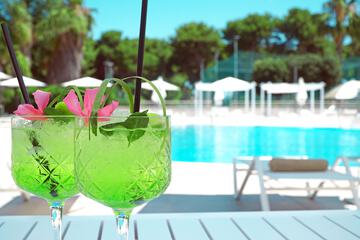 Poolside bar