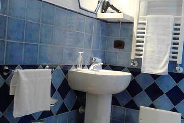 Photo 33