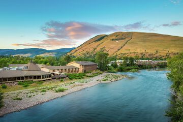 Edgewater Missoula Tapestry Collection by Hilton