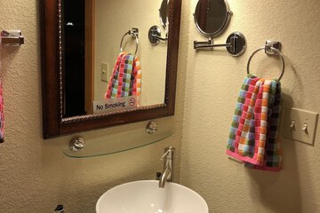 Bathroom sink
