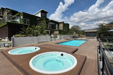 Jetted tub