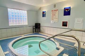 Indoor spa tub