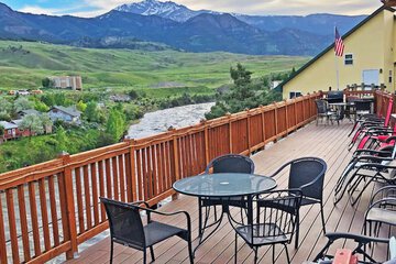 Yellowstone Riverside Cottages
