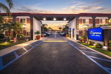 Express Inn & Suites