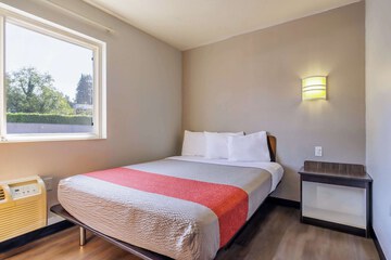 Room 14 of 25