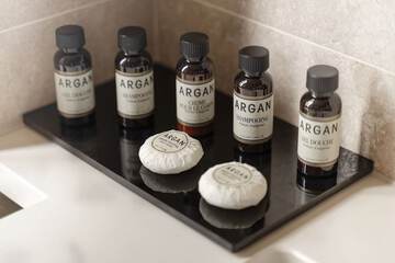 Bathroom amenities