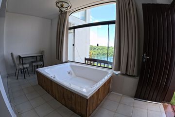 Private spa tub
