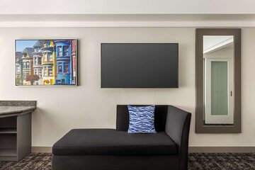 Room 65 of 103