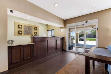 Hotel Interior 6 of 32