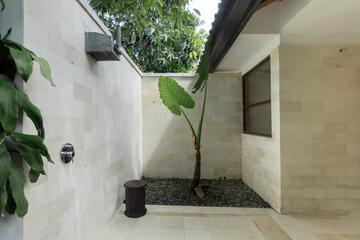 Photo 33