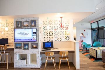 Business Center 93 of 95